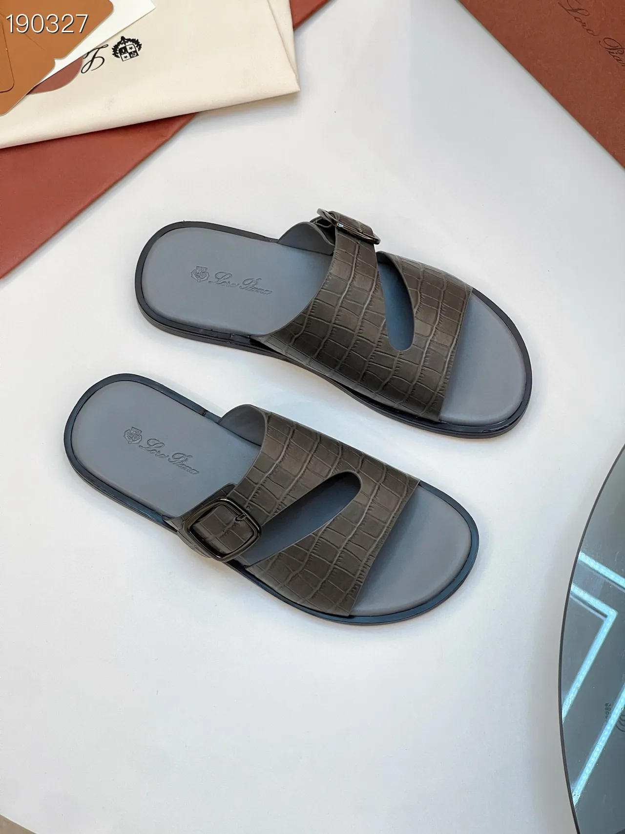 Loro Piana صندل كاجوال نقش تمساح حزام مزدوج إبزيم 6