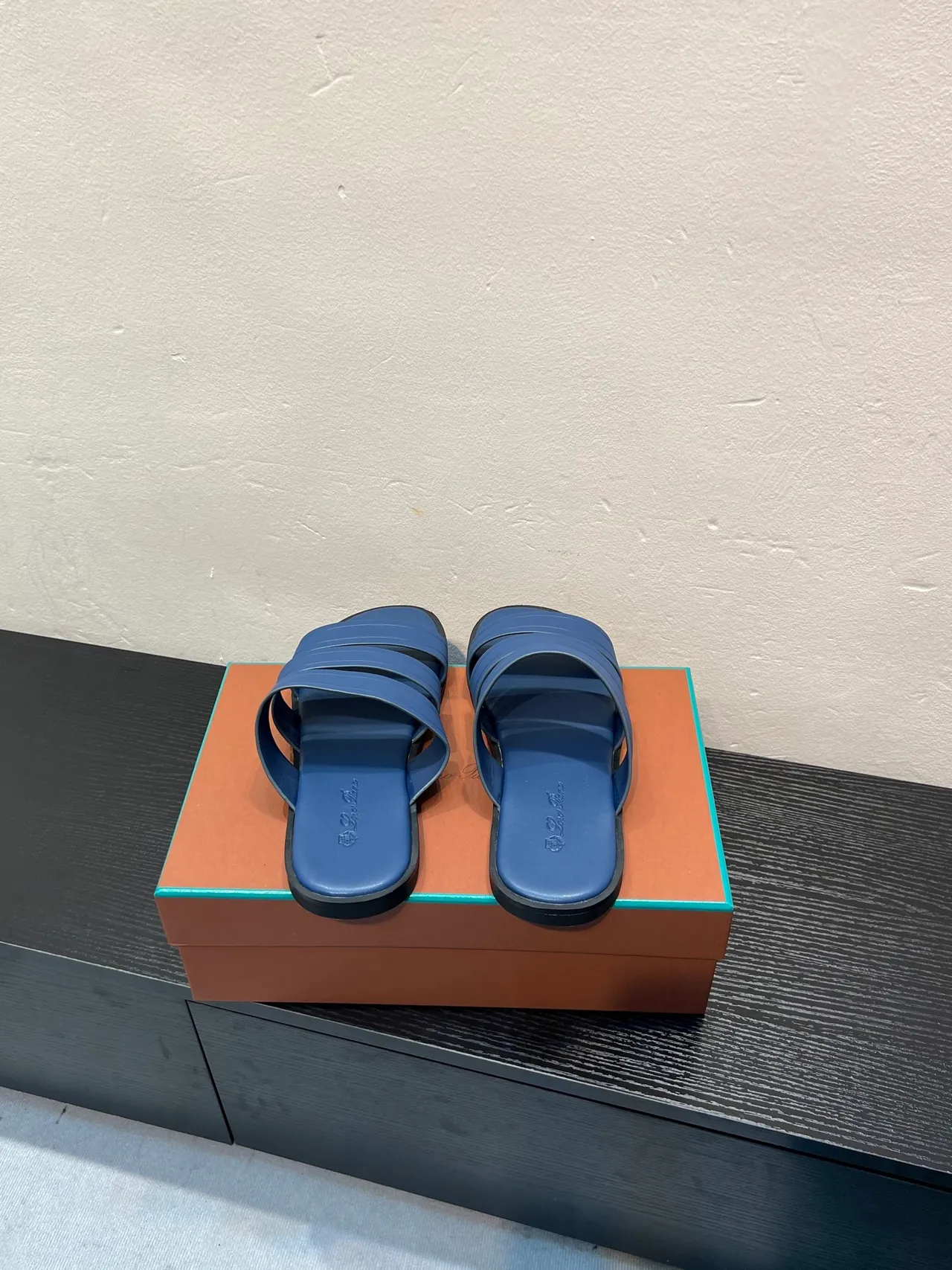 Loro Piana sandalias de tres tiras azul y negro 6