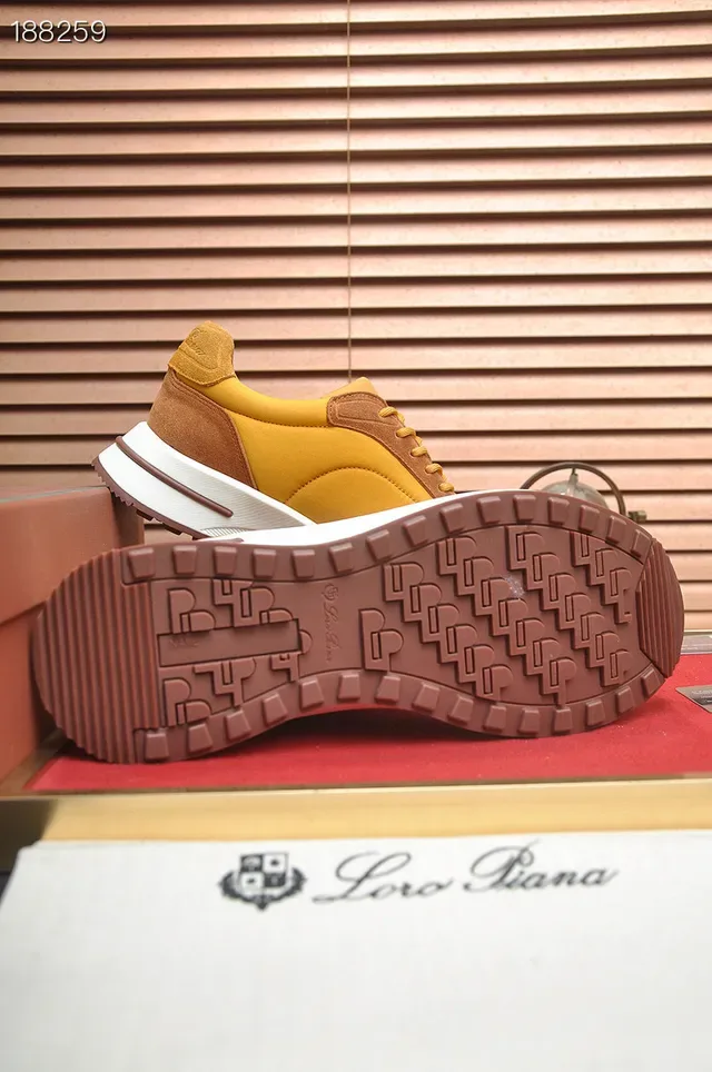 Loro Piana Chaussures Lifestyle en Daim Jaune et Marron 2