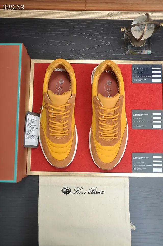 Loro Piana Chaussures Lifestyle en Daim Jaune et Marron 3