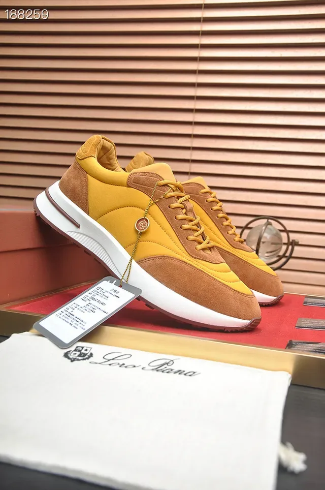 Loro Piana Chaussures Lifestyle en Daim Jaune et Marron 6