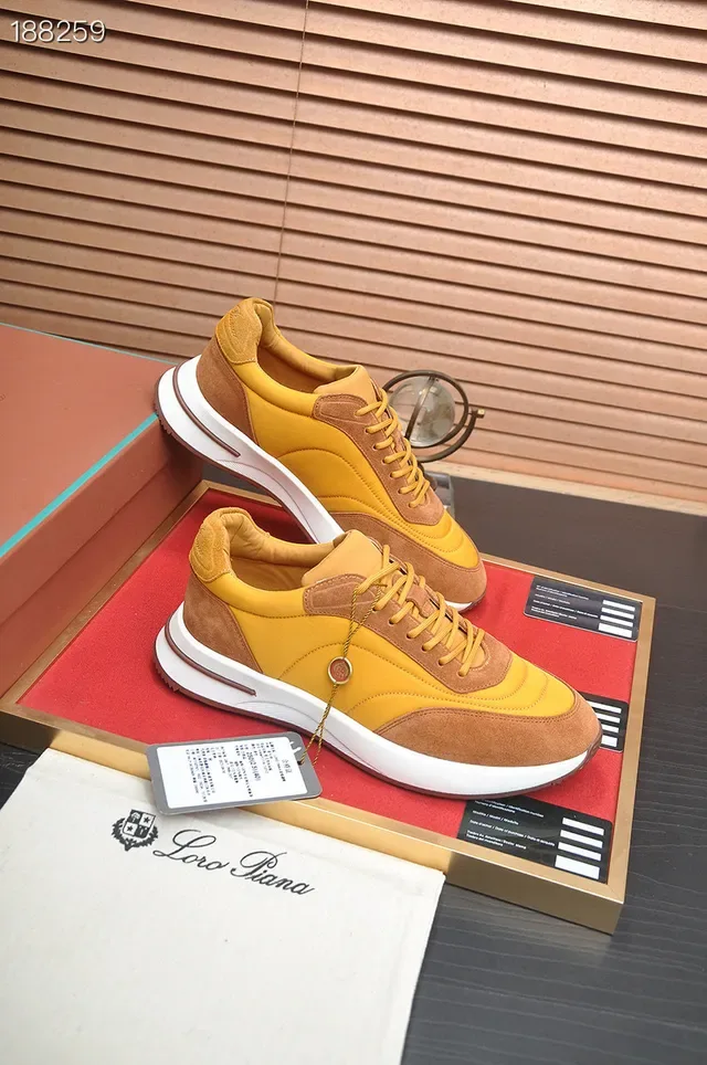Loro Piana Chaussures Lifestyle en Daim Jaune et Marron 7