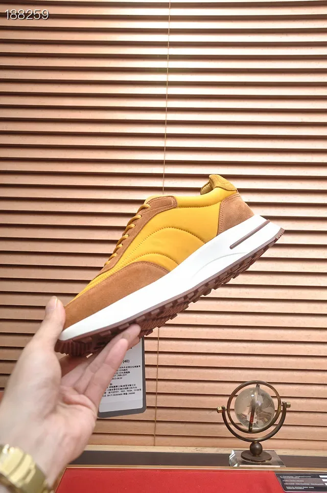Loro Piana Chaussures Lifestyle en Daim Jaune et Marron 8