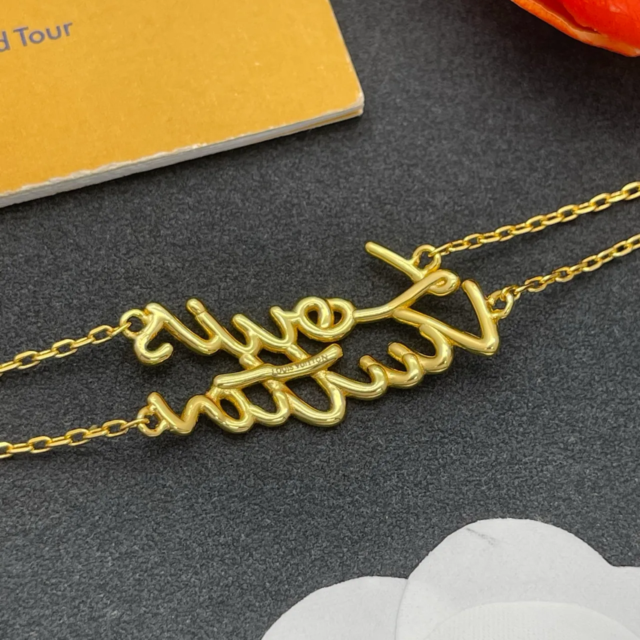 Louis Vuitton Amour Pulseira de Corrente Dourada 3