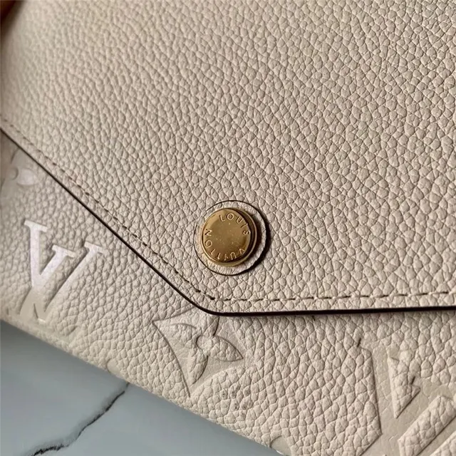 Louis Vuitton محفظة طويلة جلد أسود وذهبي نقش أحادي مونوغرام طية ظرف 6