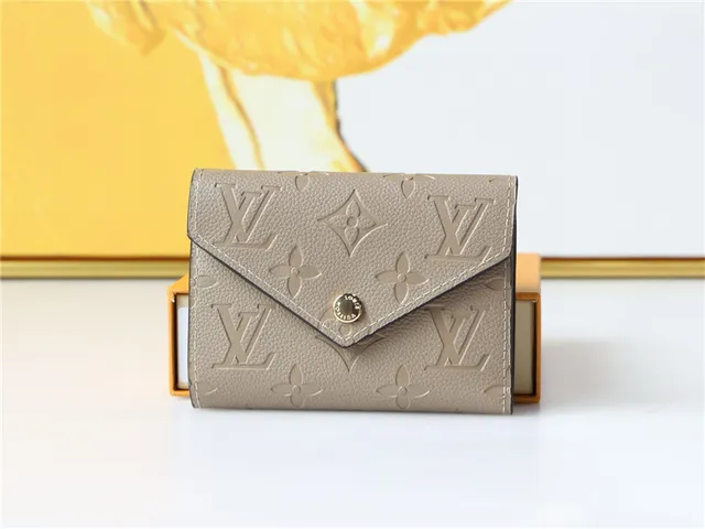Louis Vuitton Black Gold এমবসড মনোগ্রাম চামড়া Envelope Flap Short Wallet 9