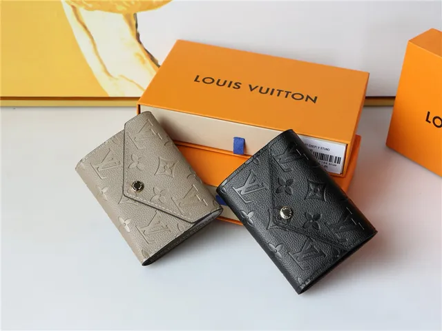 Louis Vuitton Black Gold এমবসড মনোগ্রাম চামড়া Envelope Flap Short Wallet 18