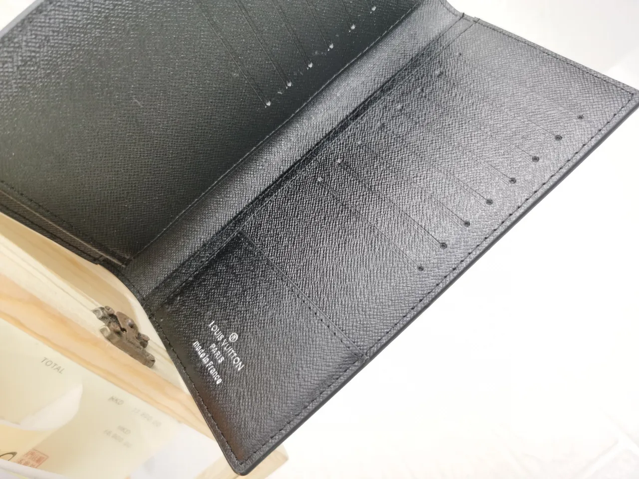 Louis Vuitton কালো সোনার খুরদুরে লেদার LV Monogram লং ওয়ালেট 5