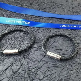 Louis Vuitton Pulsera Cuero Trenzado Negro Plata Broche Cilíndrico Metálico