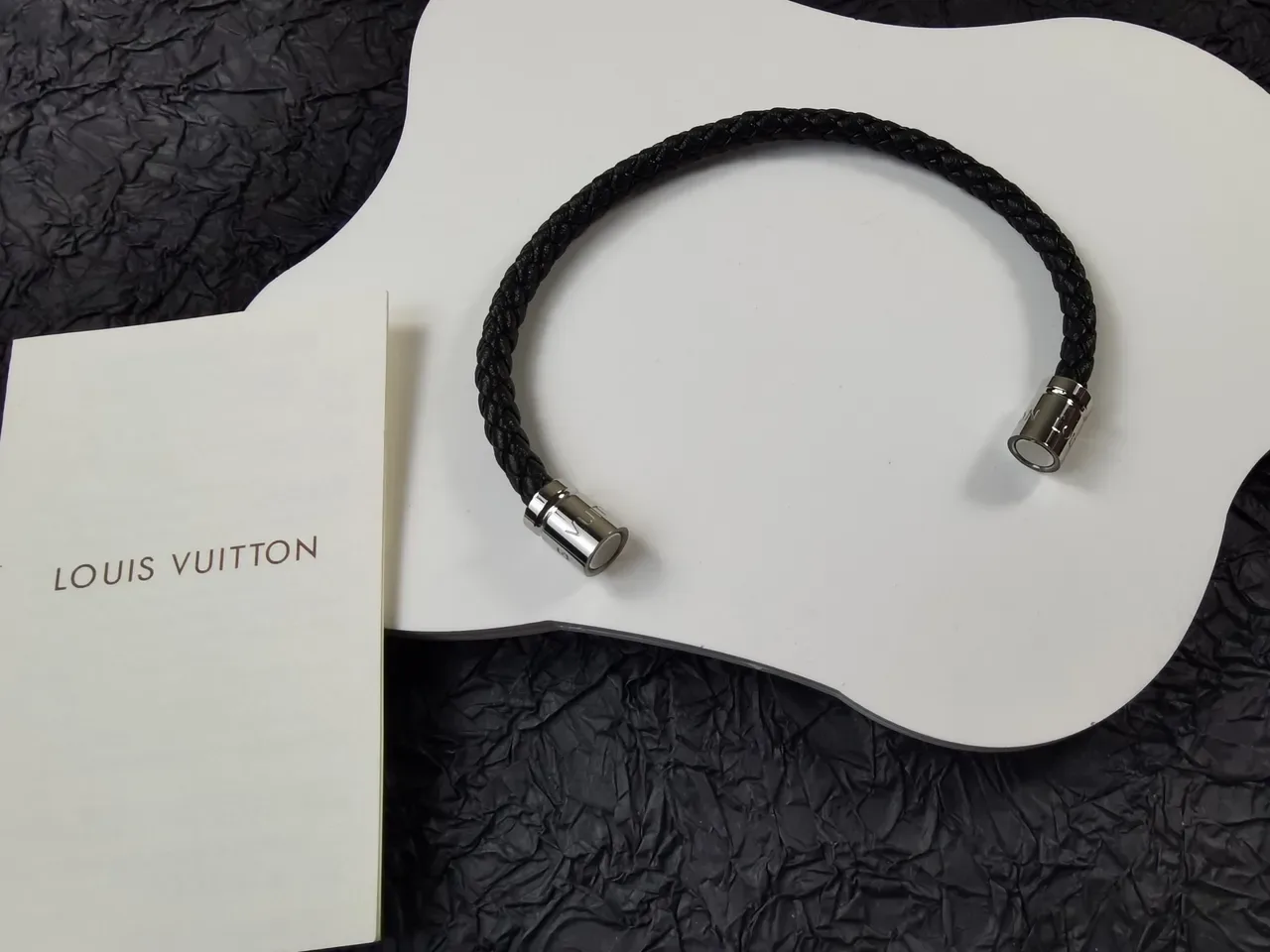 Louis Vuitton Bracelet Cuir Tressé Noir Argent Broche Métallique Cylindrique 3