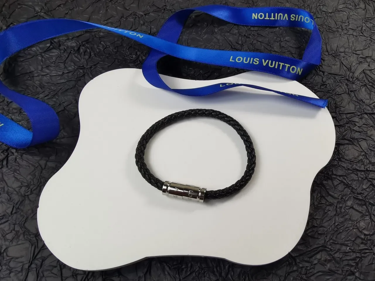 Louis Vuitton Bracelet Cuir Tressé Noir Argent Broche Métallique Cylindrique 5