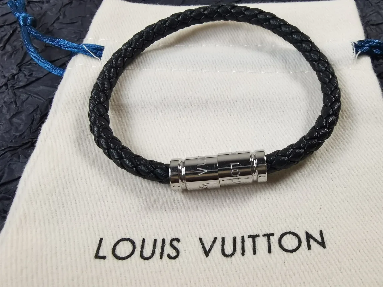 Louis Vuitton Bracelet Cuir Tressé Noir Argent Broche Métallique Cylindrique 8