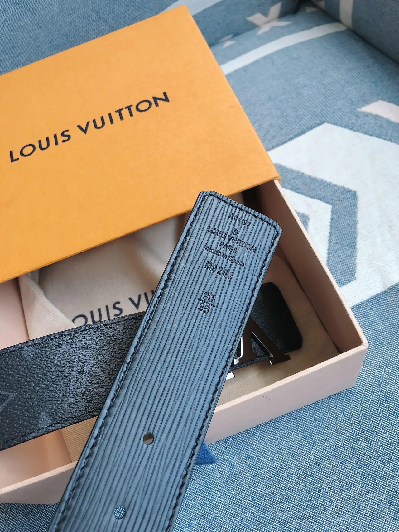 Louis Vuitton Black Silver Textured Monogram Oversized Interlocking LV Buckle Leather Belt 4