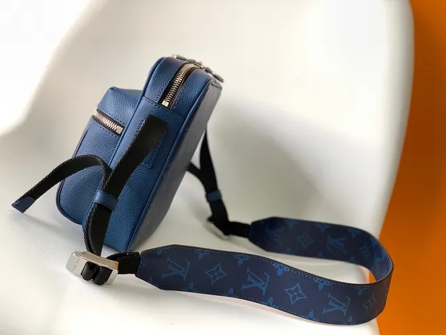 Louis Vuitton 蓝色印花结构信使包 6