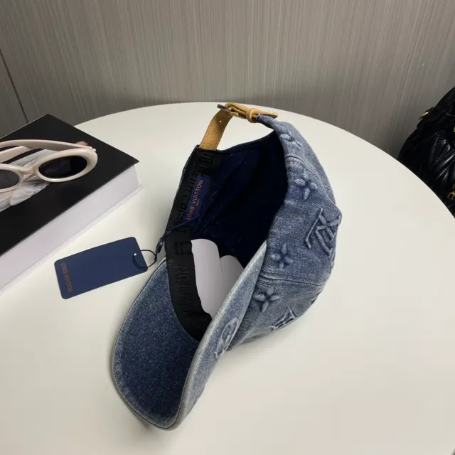 Louis Vuitton Casquette en denim bleu marine brodée monogram 5
