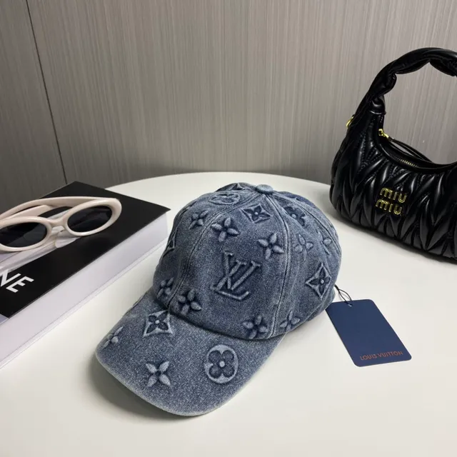 Louis Vuitton Casquette en denim bleu marine brodée monogram 7