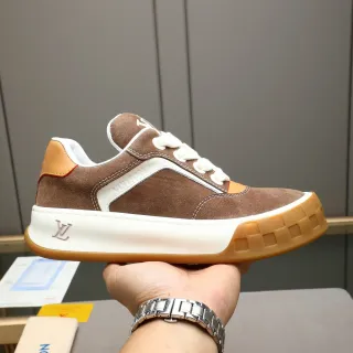 Louis Vuitton Zapatillas Lifestyle Marrón Beige Ante Costuras Contrastantes