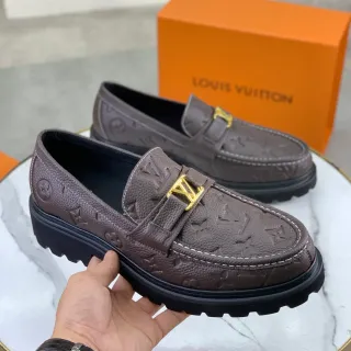 Louis Vuitton ब्राउन ब्लैक मोनोग्राम चमड़े की गोल्ड टोन LV बकल लोफर