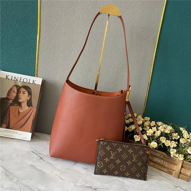Louis Vuitton Brown Gold Structured Silhouette Smooth Grained Leather Bucket Bag 16