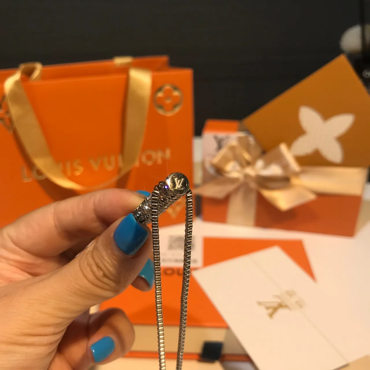 Louis Vuitton ক্রিস্টাল-এনক্রাস্টেড পেন্ড্যান্ট রূপা স্বচ্ছ সিলিন্ড্রিক্যাল হার 2