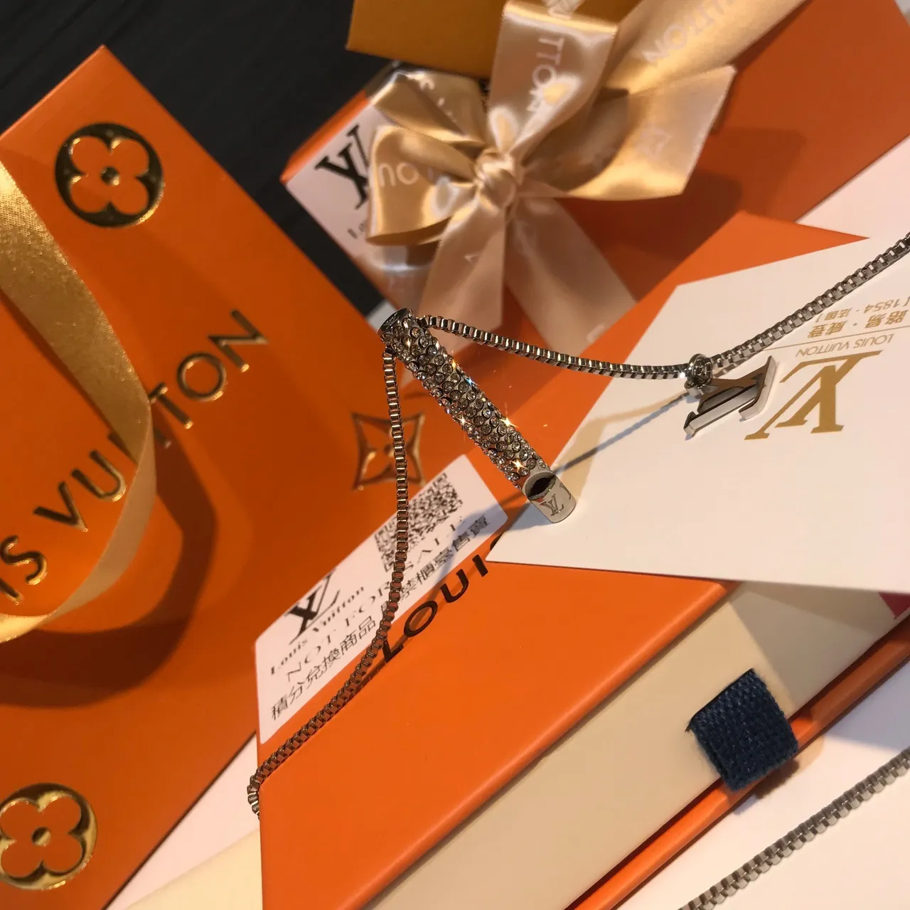 Louis Vuitton ক্রিস্টাল-এনক্রাস্টেড পেন্ড্যান্ট রূপা স্বচ্ছ সিলিন্ড্রিক্যাল হার 9