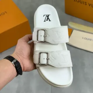 Louis Vuitton شرابات إبزيم مزدوج أبيض Monogram