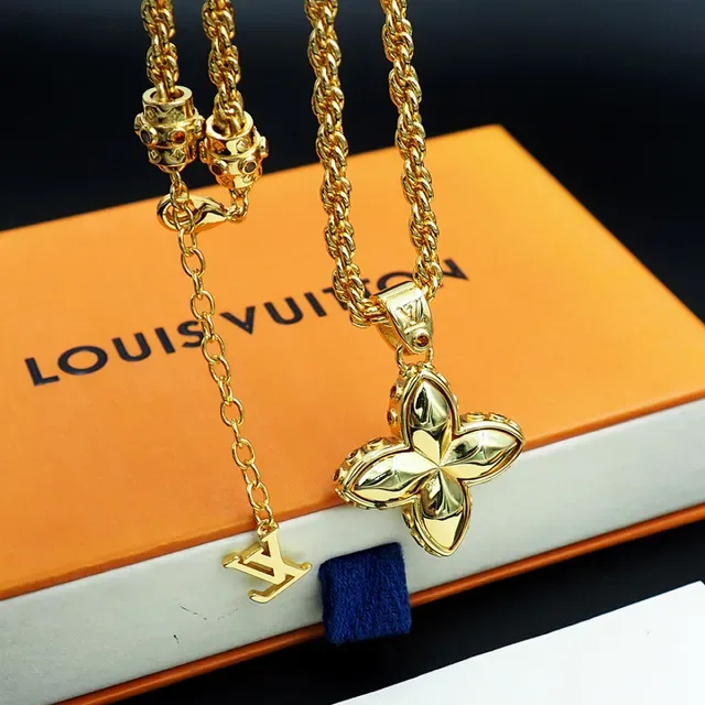 Louis Vuitton Four-Petal Pendant Rope Chain Necklace 2