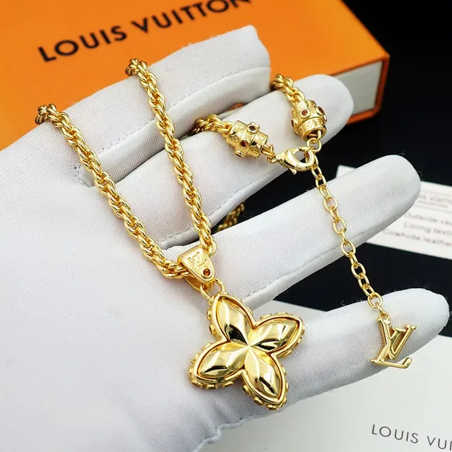 Louis Vuitton Four-Petal Pendant Rope Chain Necklace 6