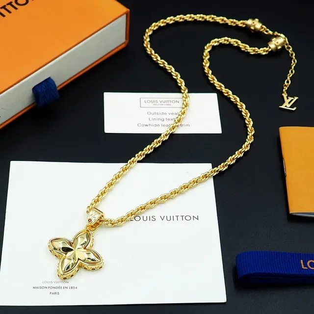 Louis Vuitton Four-Petal Pendant Rope Chain Necklace 8