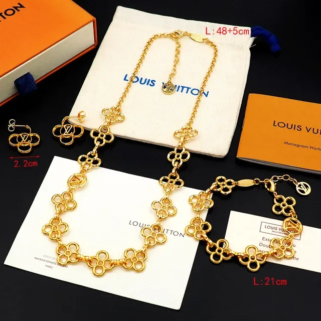 Collier Louis Vuitton maillons quatrefoil floral dorés médaillons LV Monogram entrelacés 4