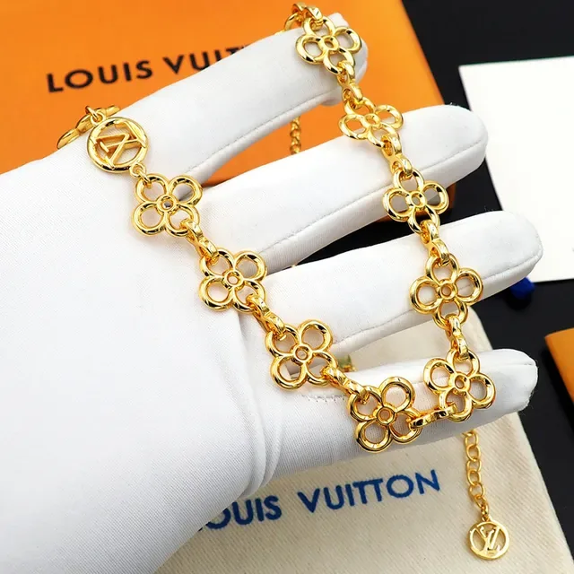 Collier Louis Vuitton maillons quatrefoil floral dorés médaillons LV Monogram entrelacés 7