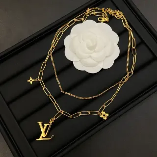 Louis Vuitton Colar Corrente de Metal Dourado Branco Multicamadas