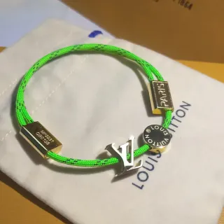 Pulsera Louis Vuitton Verde Dorado Neón Cordón Trenzado Placas Rectangulares