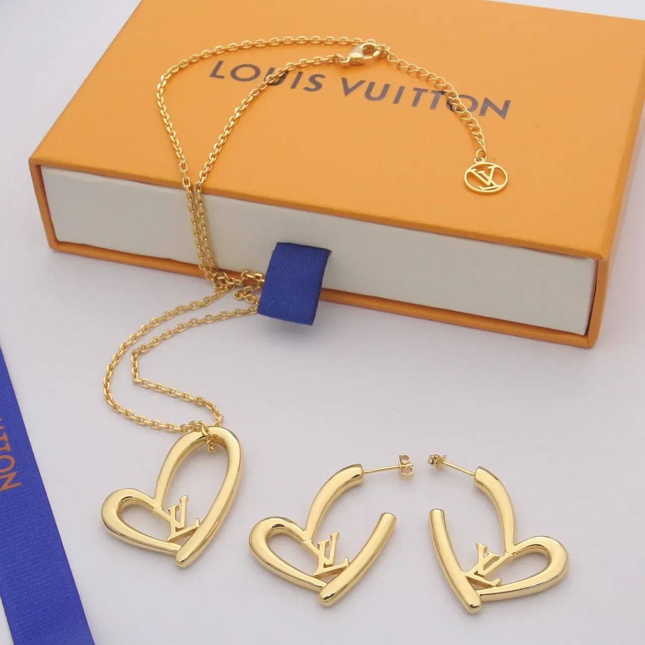 Collier Cœur Louis Vuitton Doré Ouvert 4