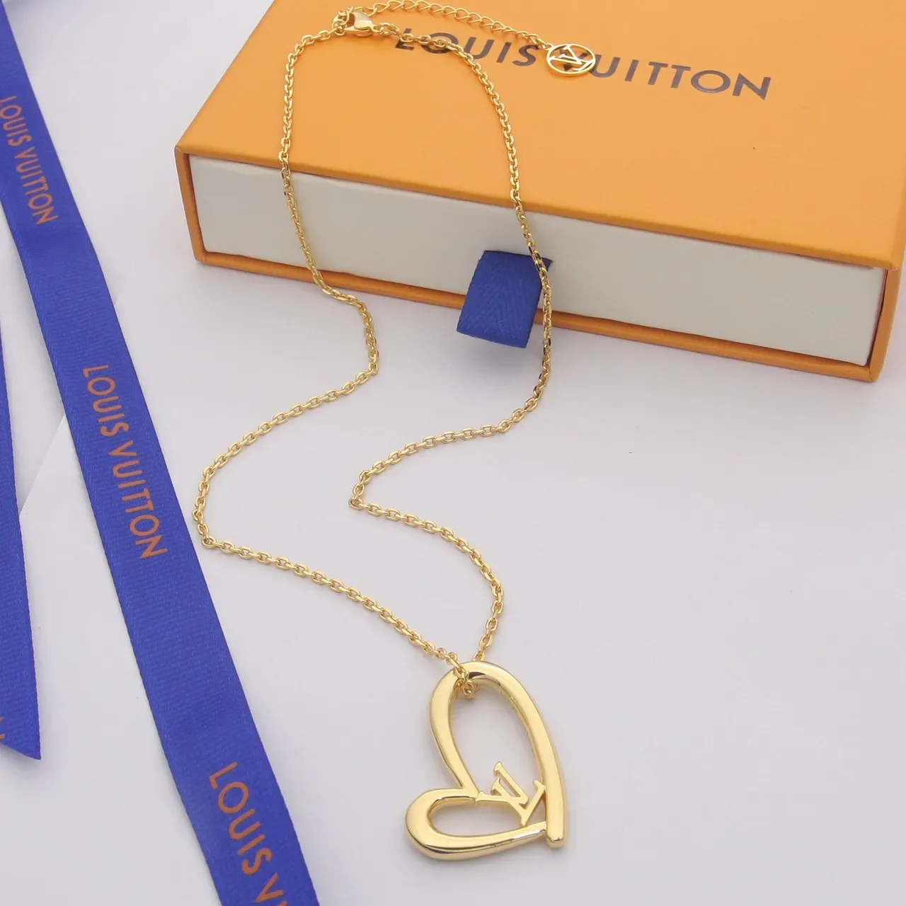 Collier Cœur Louis Vuitton Doré Ouvert 6