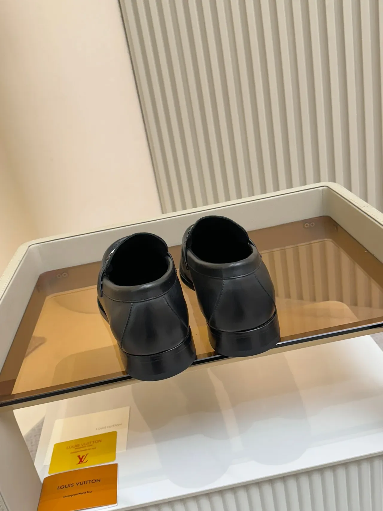 Louis Vuitton Mocassins Pretos Couro Monograma Slip-On 3