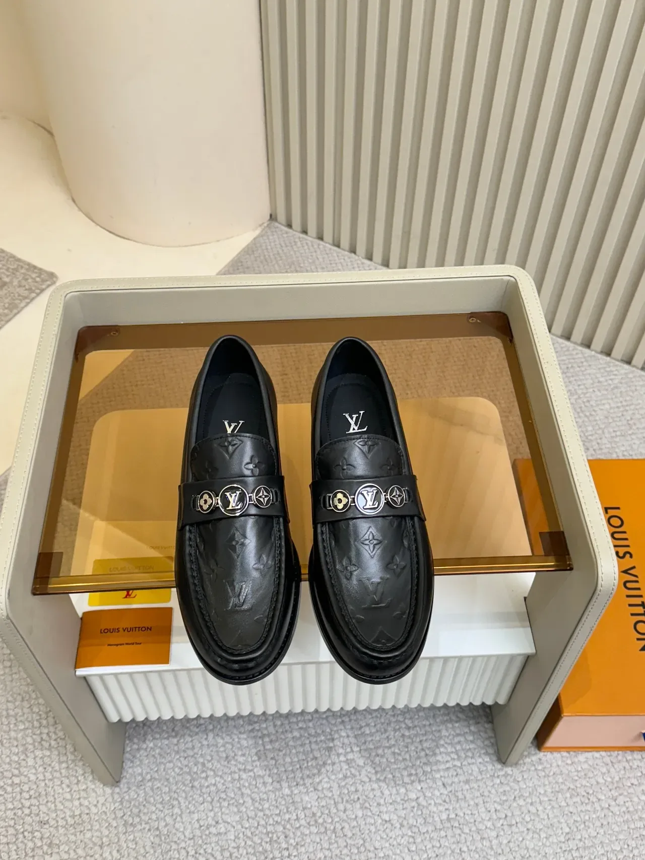 Louis Vuitton Mocassins Pretos Couro Monograma Slip-On 5