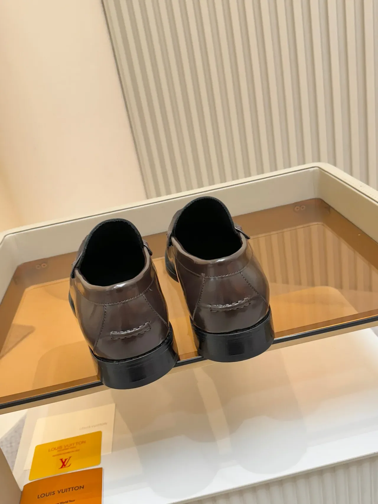 Louis Vuitton 乐福鞋 亮面棕色 钱币带 皮革 3