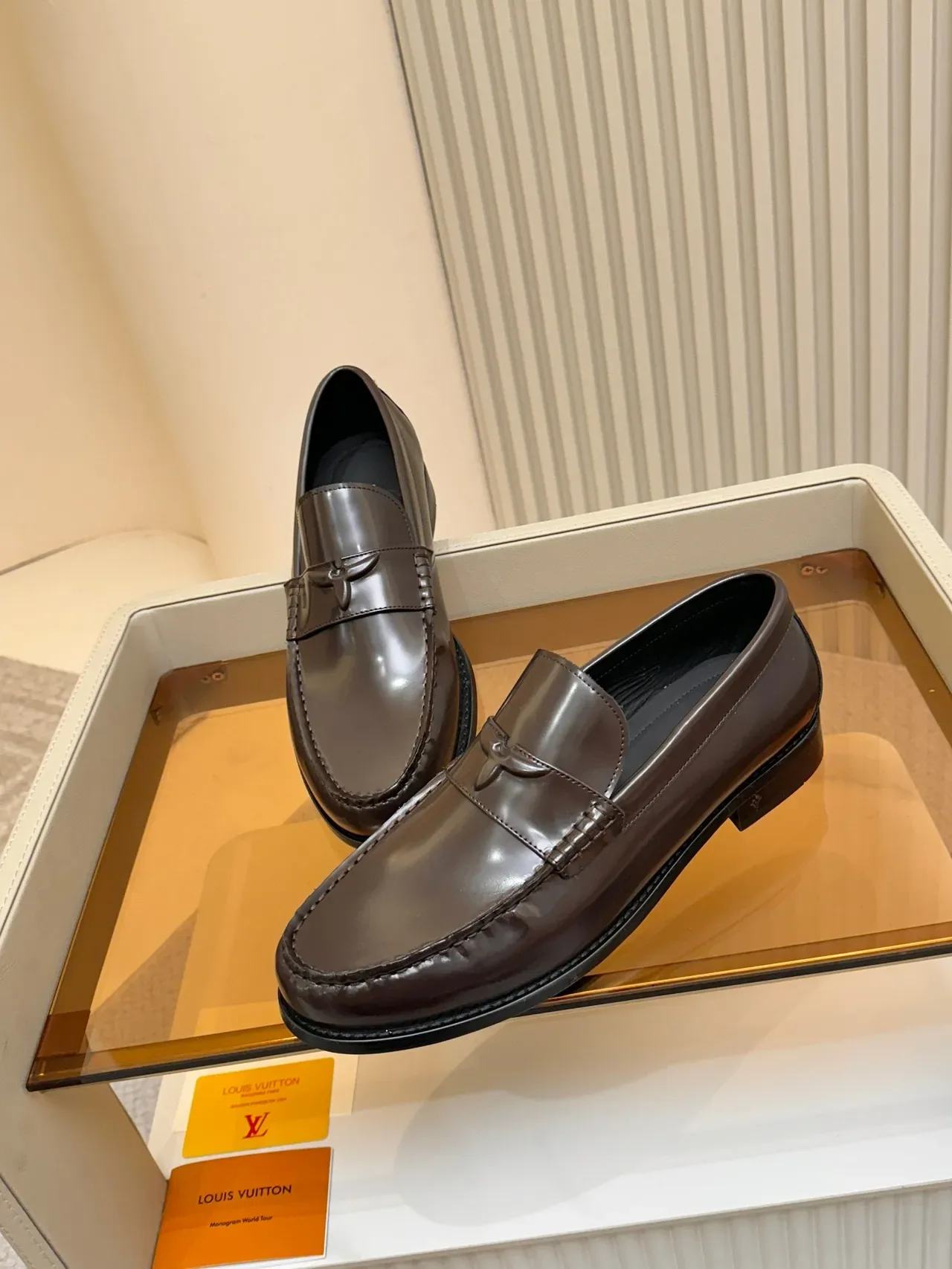 Louis Vuitton 乐福鞋 亮面棕色 钱币带 皮革 4