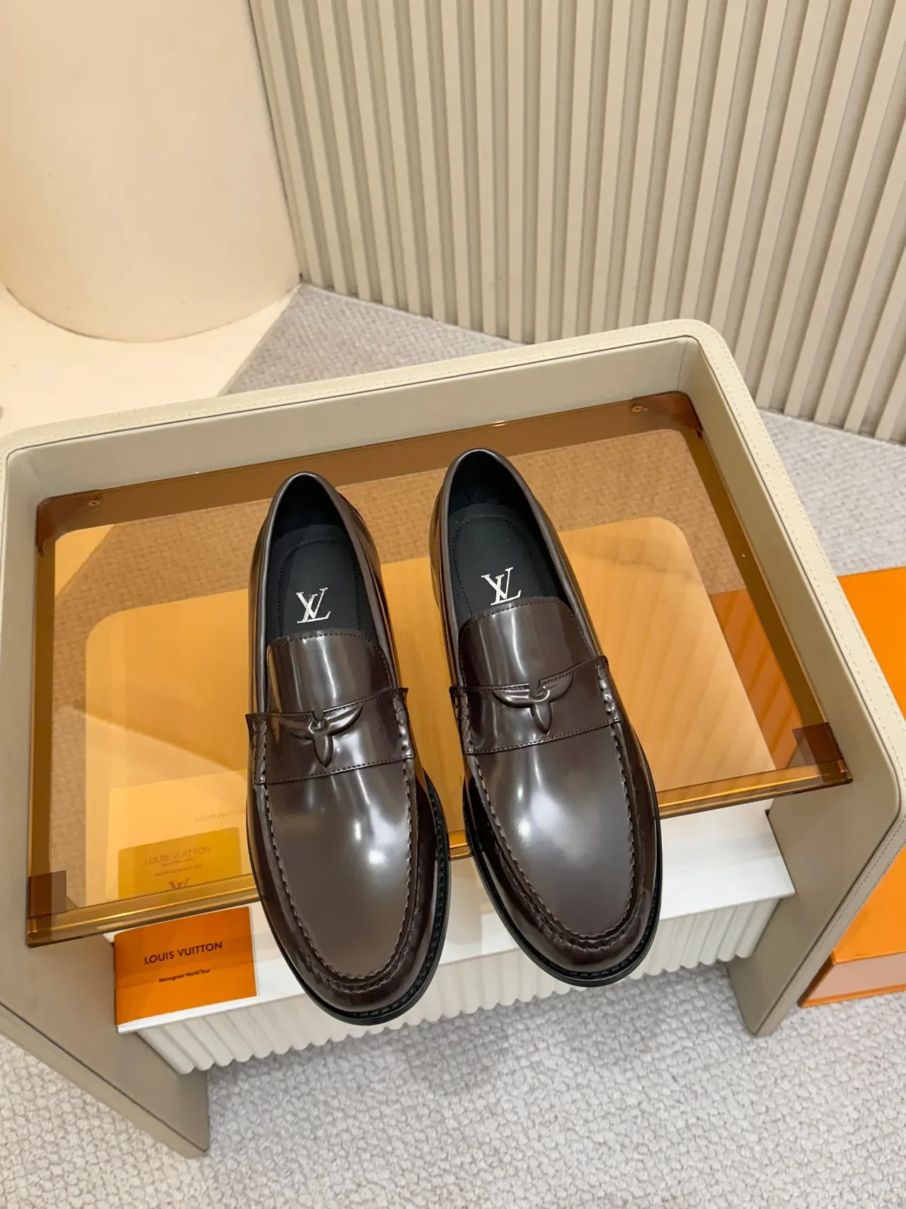 Louis Vuitton 乐福鞋 亮面棕色 钱币带 皮革 5