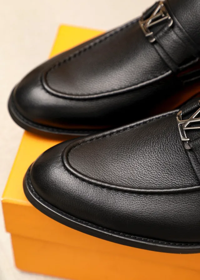 Louis Vuitton LV Buckle Loafer Black Pebbled Leather Loafers 6