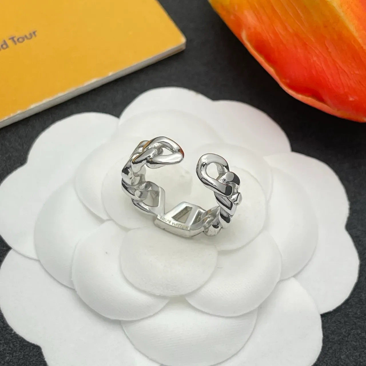 Louis Vuitton LV Chain Ring Silver Metal Ring 4