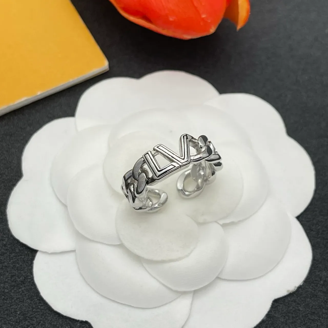 Louis Vuitton LV Chain Ring Silver Metal Ring 8