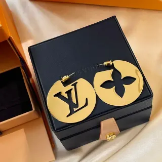 Louis Vuitton LV أقراط زهور دائرية بنمط ذهبي تون مع مونوغرام