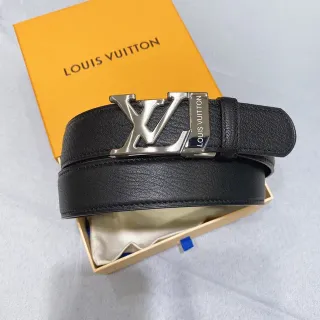 Louis Vuitton LV Initiales काला दानेदार चमड़ी का पट्टा