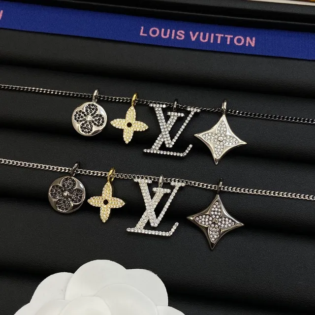 Louis Vuitton LV Initiales মাল্টি-চার্ম ক্রিস্টাল পেন্ডেন্ট নেকলেস 6