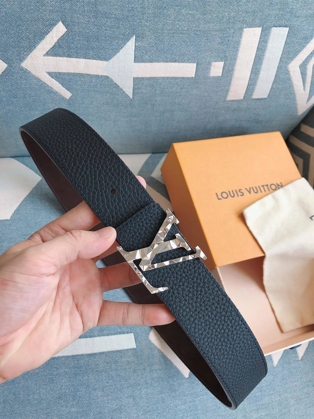 Louis Vuitton LV Initiales Teal Pebbled Leather Belt 5