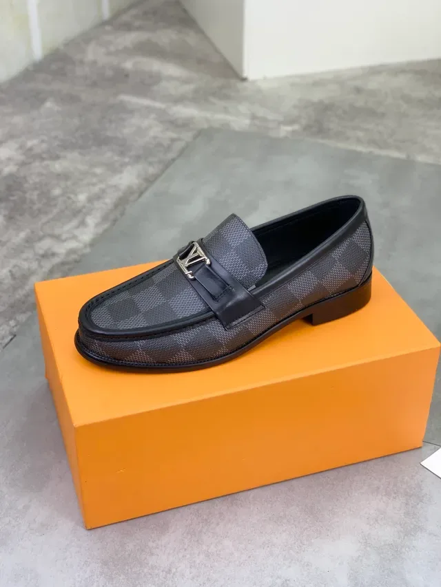 Louis Vuitton LV mocassins Damier Graphite Canvas Sangle en cuir noir 4