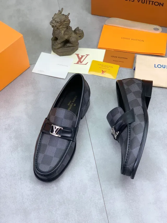 Louis Vuitton LV mocassins Damier Graphite Canvas Sangle en cuir noir 5