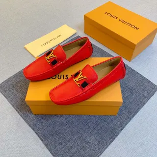 Louis Vuitton LV लोअफर लाल पेबल्ड लेदर लोअफर्स